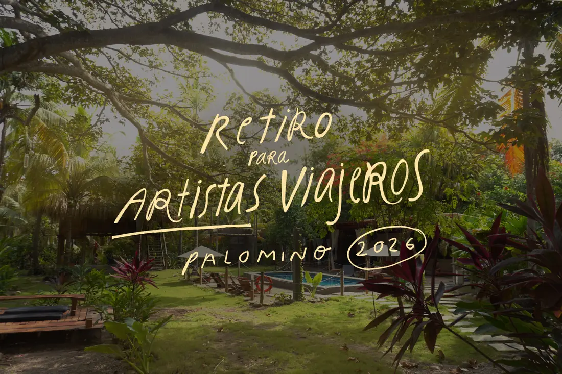 Yeraldina y el jardín de Casa Chapolín en Palomino, con el título Retiro para Artistas Viajeros, Palomino 2026 escrito a mano sobre la foto.